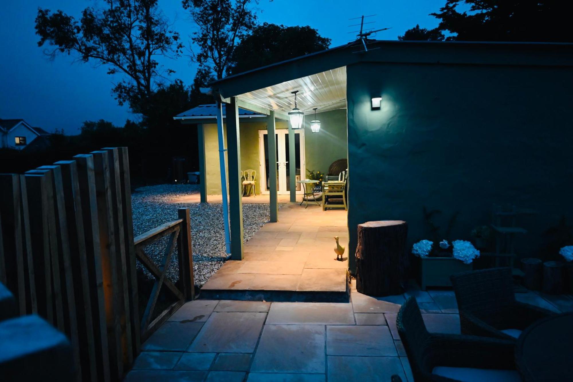 The Stables Hideaway Villa Llanelli Bagian luar foto