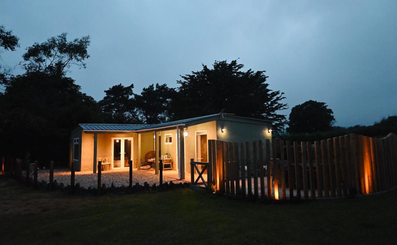 The Stables Hideaway Villa Llanelli Bagian luar foto